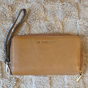Michael Kors Jet Set Gold and Tan Wristlet /wallet